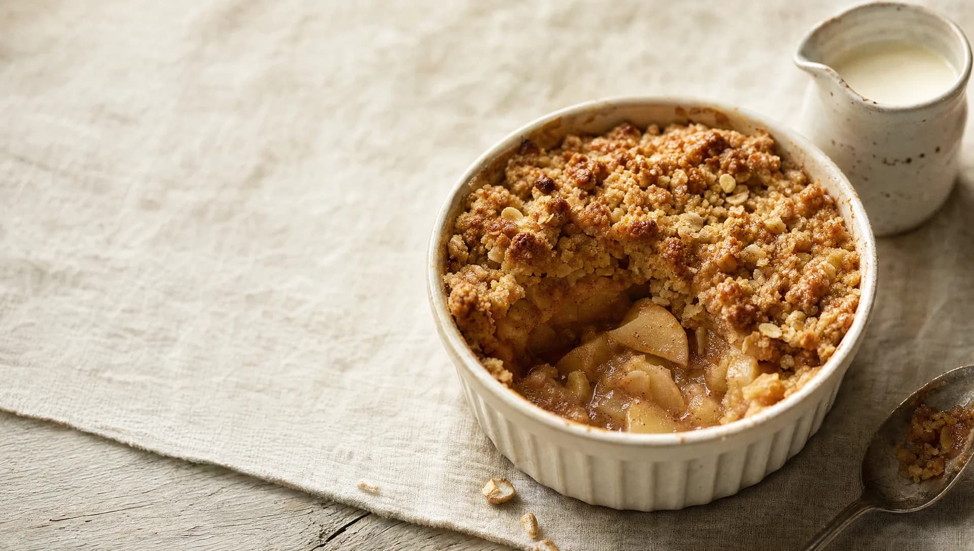Cinnamon Apple Crumble: Warm Spiced Apple Dessert
