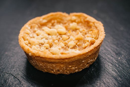 Cinnamon Apple Crumble , Warm Spiced Apple Dessert